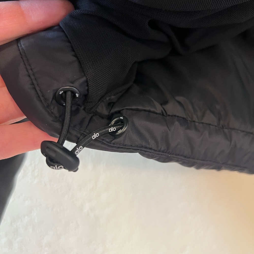 😎ALO 😎 Black Puffer Jacket - Picture 8 of 12